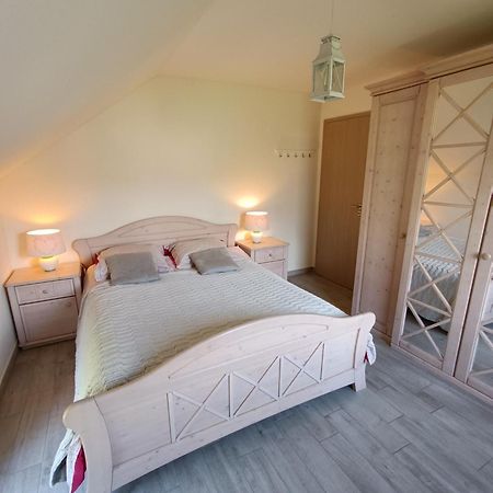 Maison Et Velos A Godinne Dans La Vallee De La Meuse Exteriér fotografie