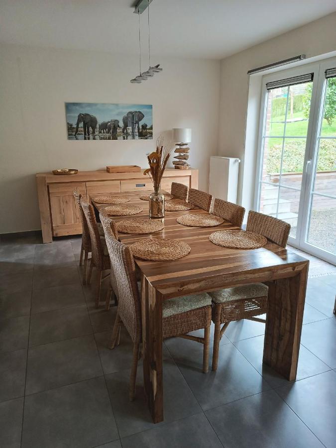 Maison Et Velos A Godinne Dans La Vallee De La Meuse Exteriér fotografie